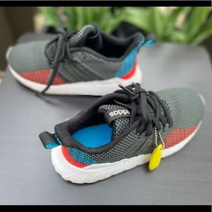 Grey/White/Red/Blue Adidas - Boy size 2